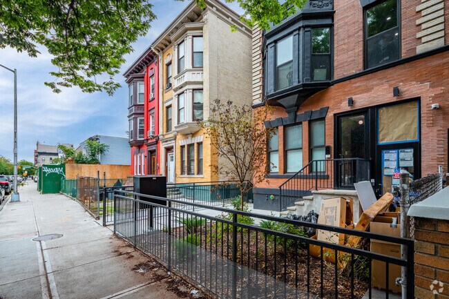 Building Photo - 54 Martense St
