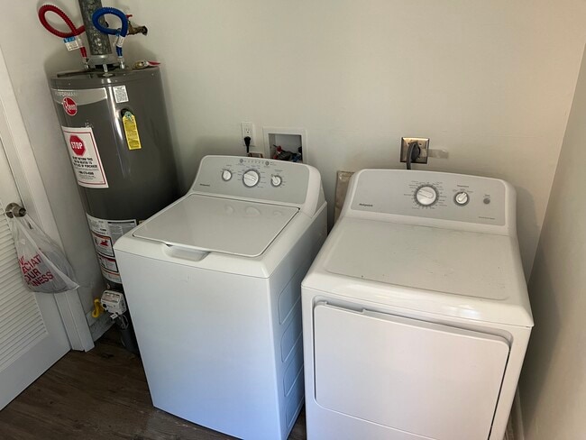 Building Photo - KRP-10th