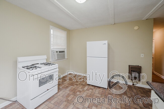 Building Photo - 1020 Pershing St