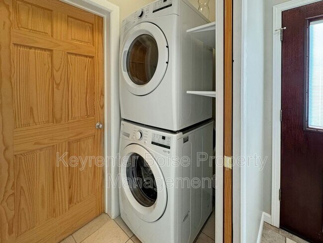 Building Photo - 1909 N 10th St