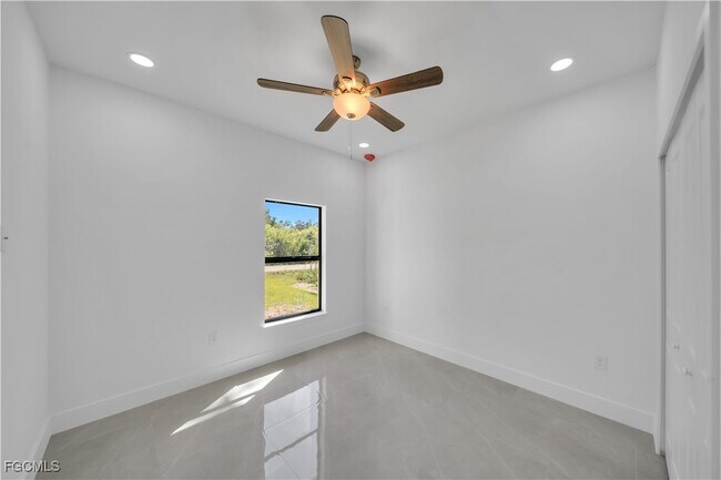 Building Photo - 3302 35th St W