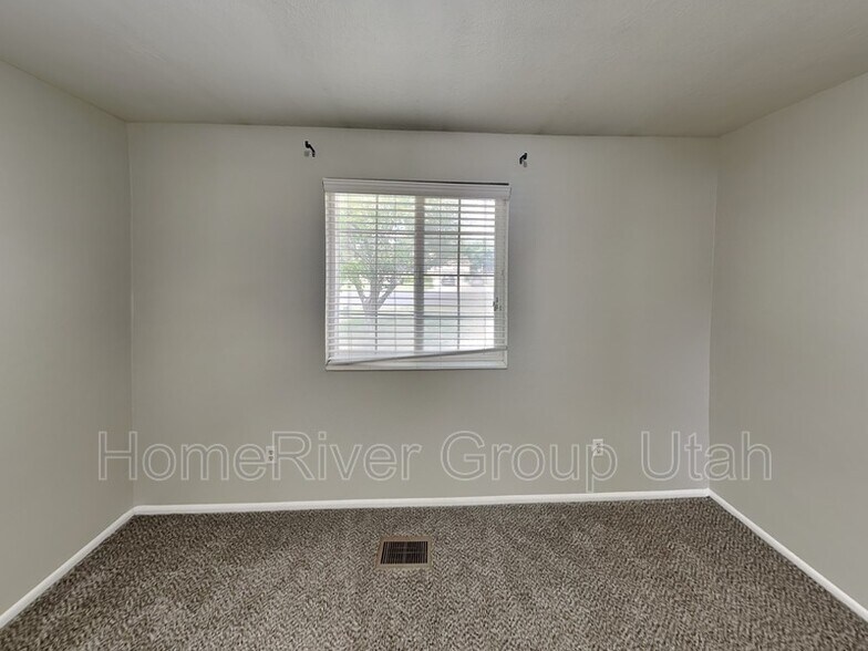 Building Photo - 5631 W 11030 N