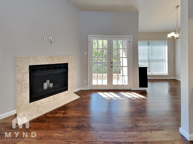 Building Photo - 7525 Holly Hill Dr