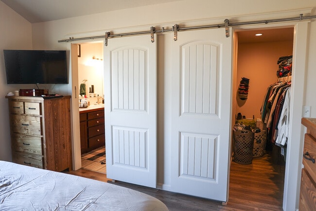 Building Photo - 45 Butch Cassidy Loop