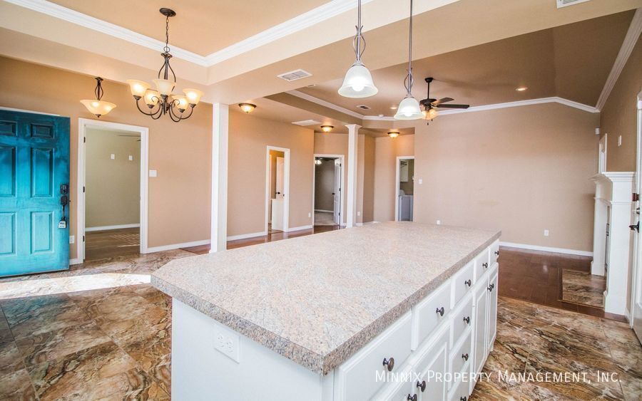 Building Photo - 5826 104th St