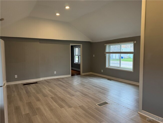 Primary Photo - 549 Indian Church Rd