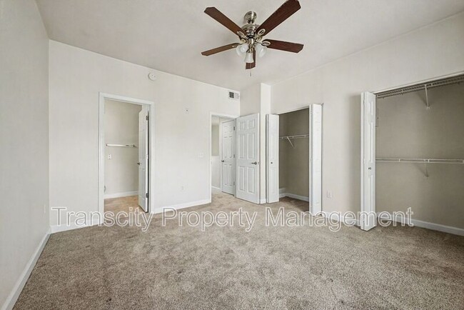 Building Photo - 4455 E Paradise Vlg Pkwy S