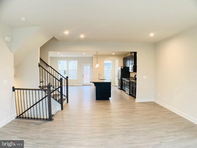 Building Photo - 11380 Willow Green Cir