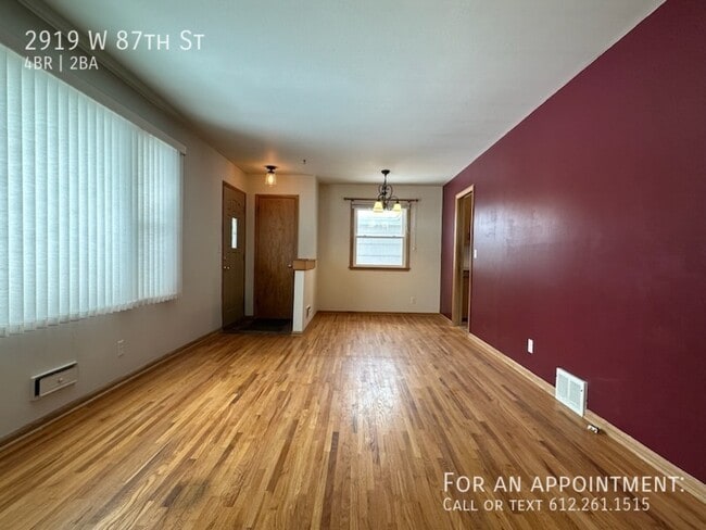 Building Photo - 2919 W 87th St