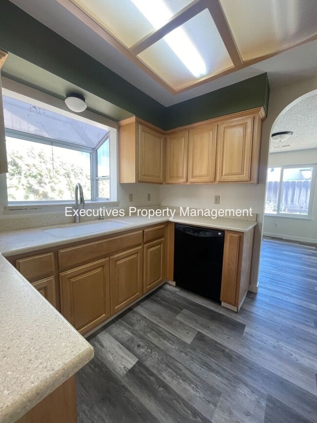 Building Photo - 3440 Nonpareil Dr
