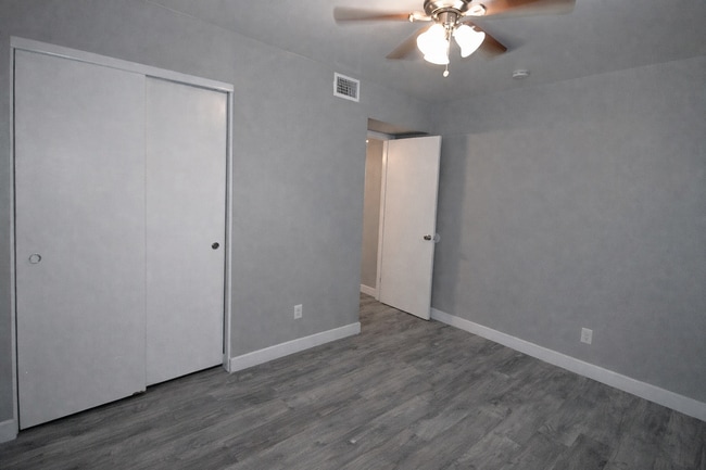 Building Photo - 2110 W Mariposa St