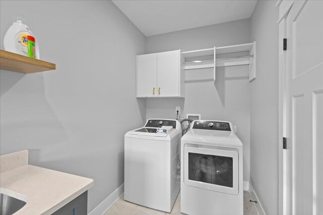 Building Photo - Beautiful Home for Rent in Chestnut Cove
