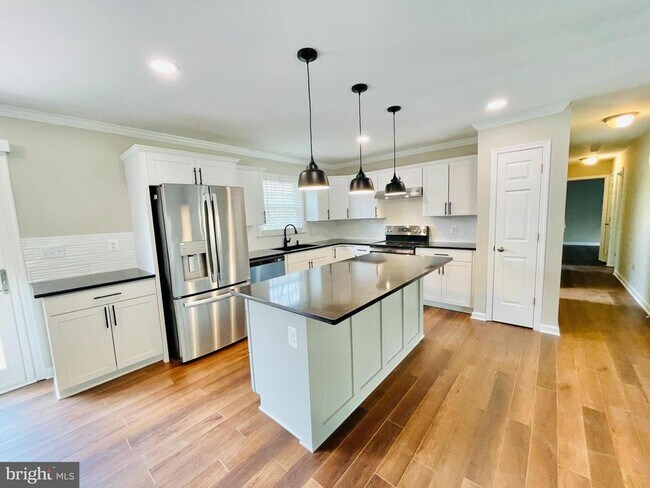 Building Photo - 2125 Aquia Dr