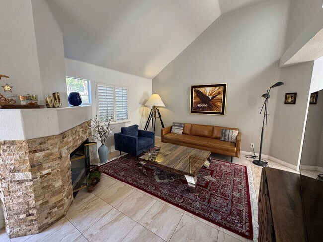 Building Photo - 2 Bedroom single level Rancho Villas