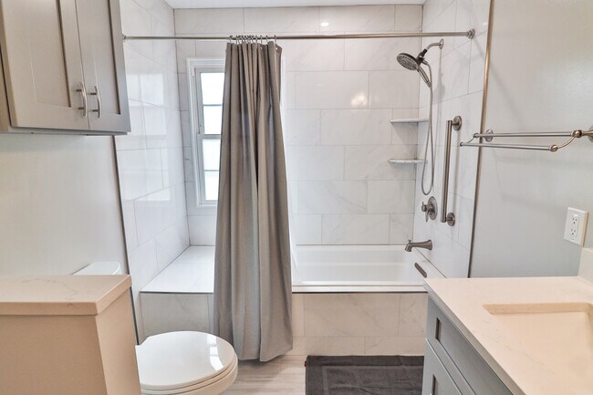 Building Photo - 9633 Cinnamon Creek Dr