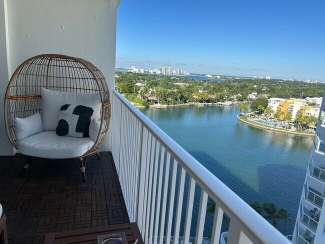 Building Photo - 5838 Collins Ave