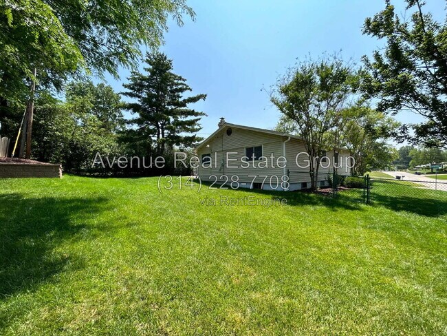 Building Photo - 11035 Crimson Dr