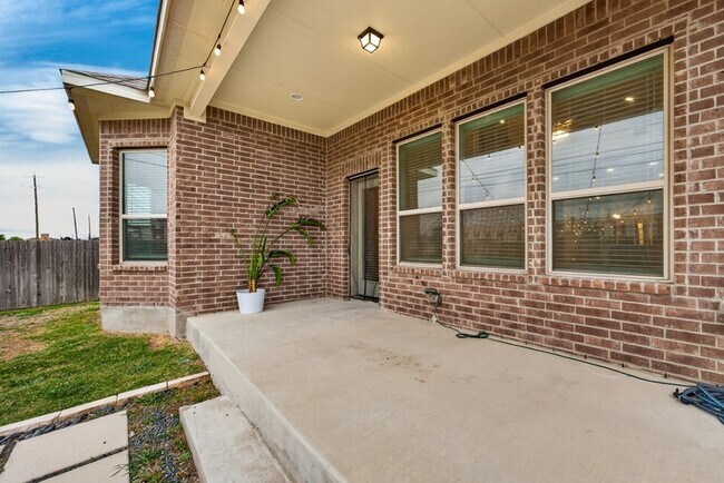 Building Photo - 14350 Gold Rush Pass