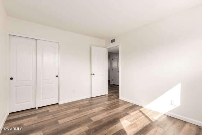 Building Photo - 5031 E Pershing Ave