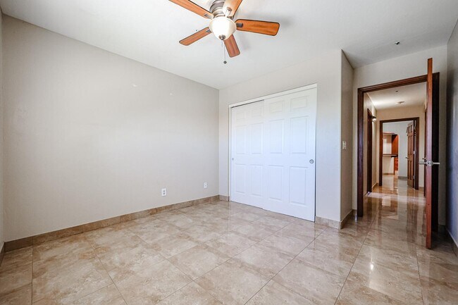 Building Photo - 8830 E Carol Way