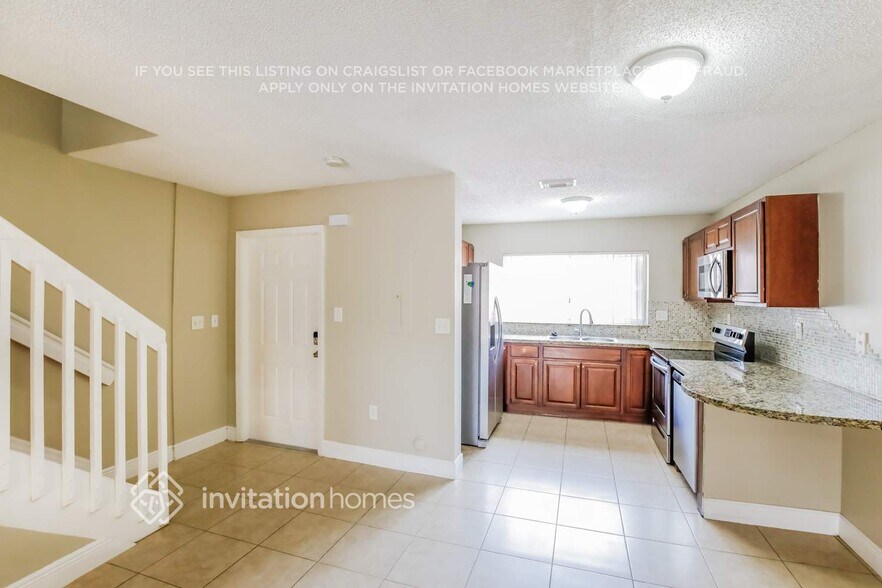 Building Photo - 12621 NW 11th Ln