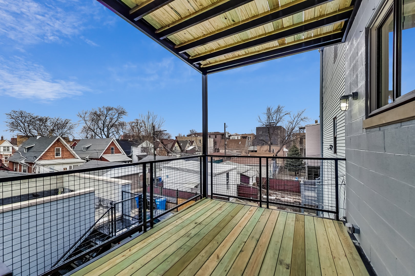Building Photo - 1042 S Oakley Blvd