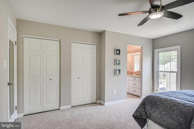 Building Photo - 5415 Helm Ct