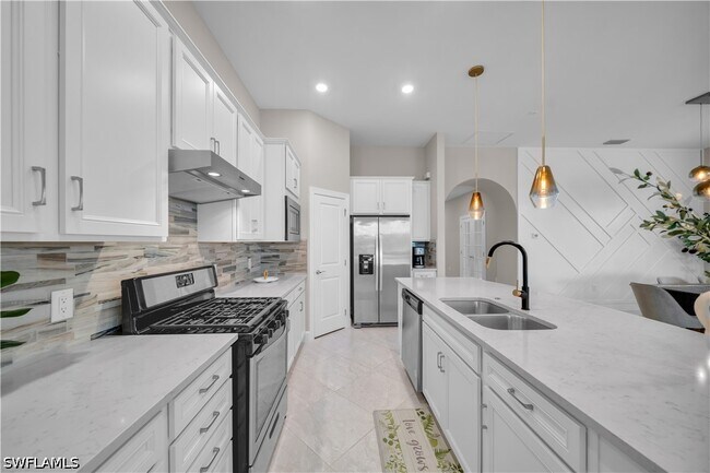 Building Photo - 19649 Aqua View Ln