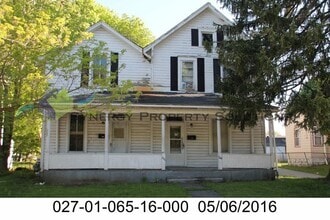 Building Photo - Glessner Ave 164 - 166
