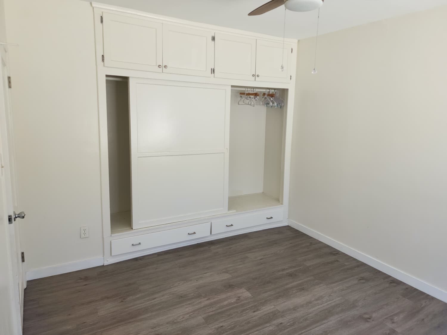 Building Photo - 4767 San Vicente Blvd