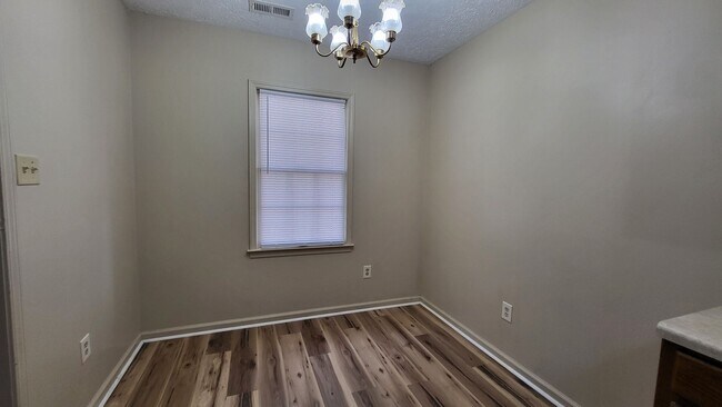 Building Photo - 3703 Cliffridge Dr