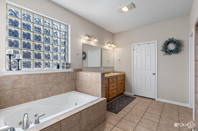 Building Photo - 5405 Texas Star Ln