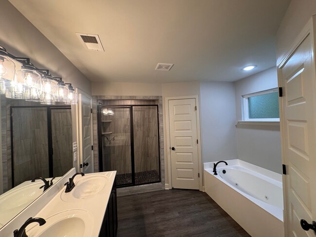 Building Photo - 1029 Hogue Dr