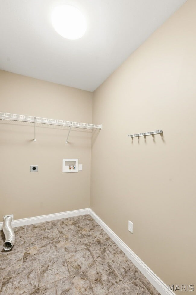 Building Photo - 305 Shadow Trace Dr