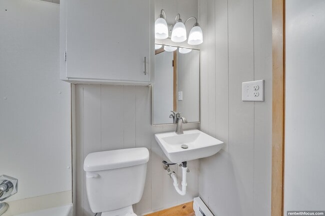 Building Photo - 227 Garfield Ave