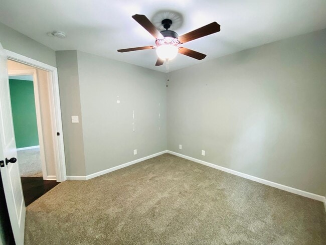 Building Photo - 1194 Eagle's Bluff Dr