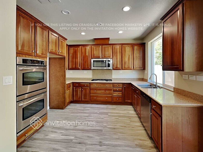 Building Photo - 11859 Blue Topaz Way