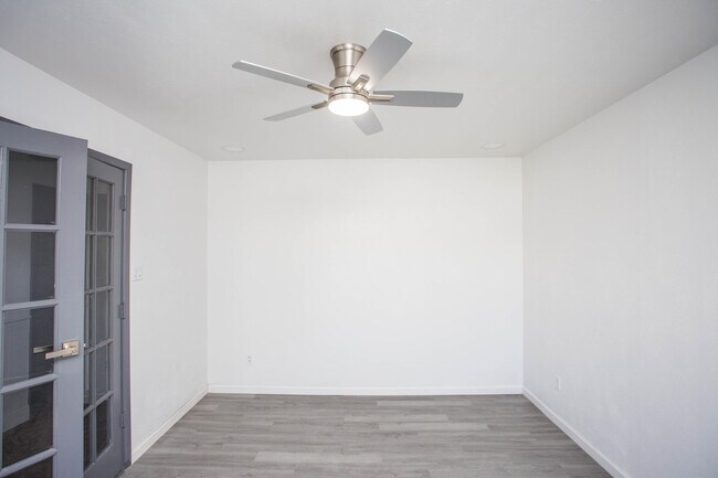 Building Photo - 6114 Nashville Ave