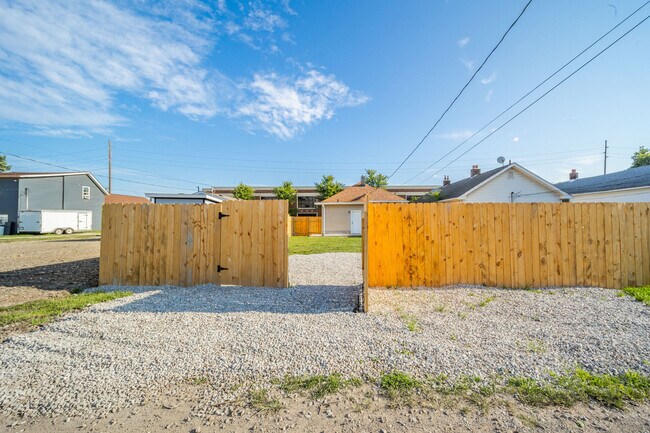 Building Photo - 1339 Wade St