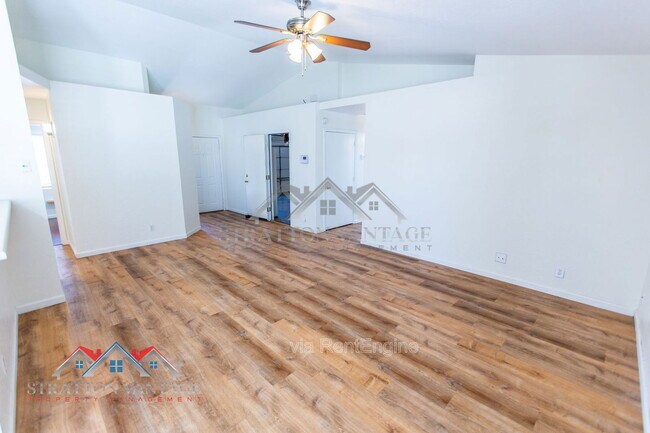 Building Photo - 2334 E Longhorn Pl