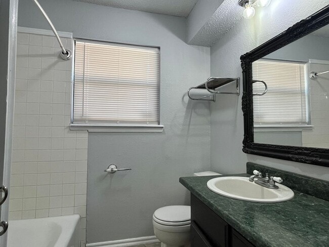Building Photo - 3 Bed 1 Bath in Midwest City