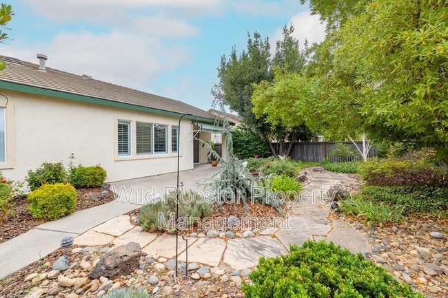 Building Photo - 2713 Robinson Creek Ln