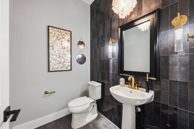 Building Photo - 437 Trabuco Bnd