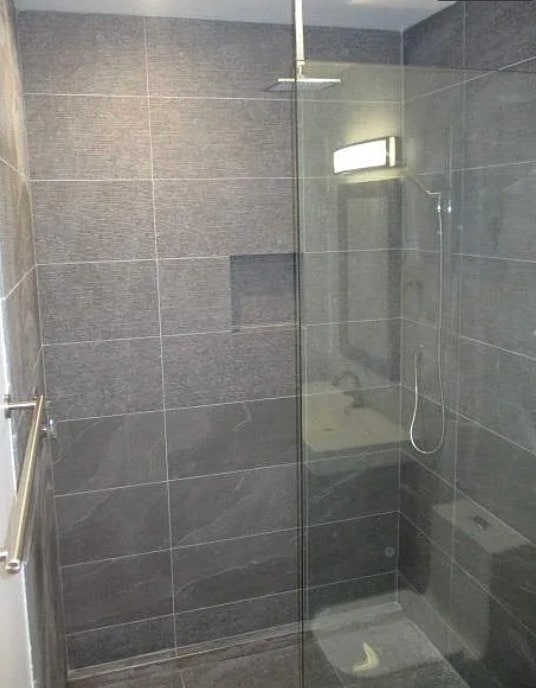 Building Photo - 6848 Encino Ave