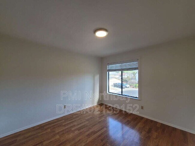 Building Photo - 3552 Larchmont Ct