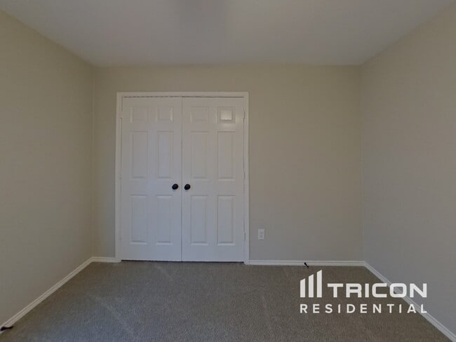 Building Photo - 4717 Deal Dr