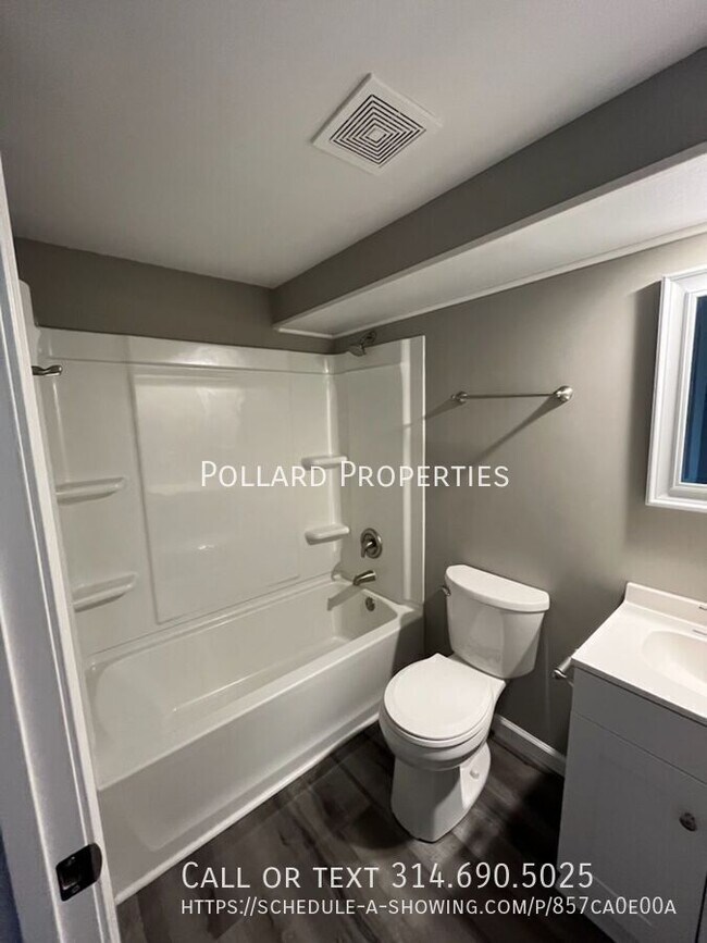 Building Photo - 740 W Wood St