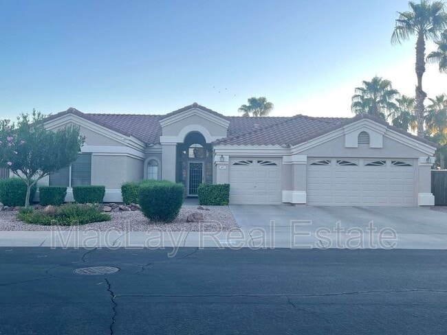 Building Photo - 617 W Jasper Dr