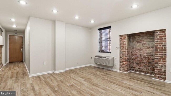 Building Photo - 1450 Harvard St NW