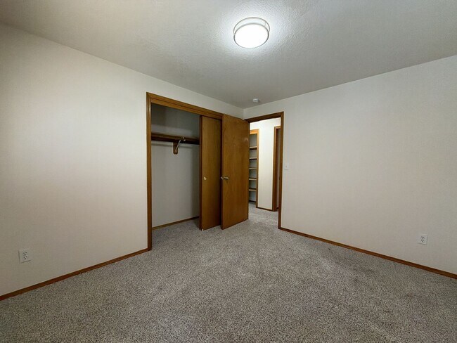 Building Photo - 5505 SW 149th Ave